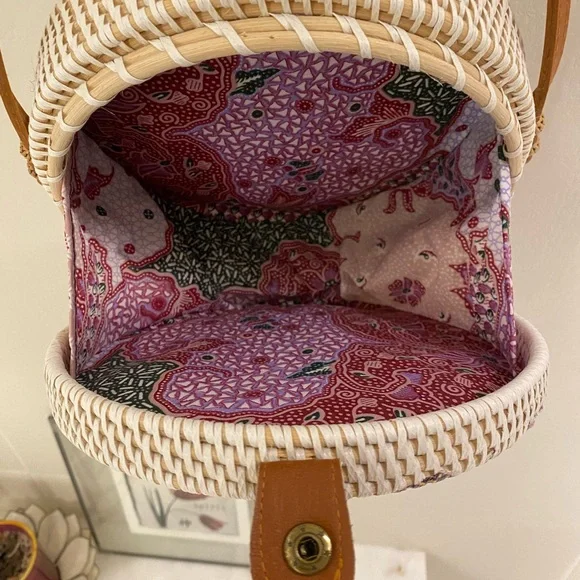 Woven Round Bali  Bag - Picture 5 of 7